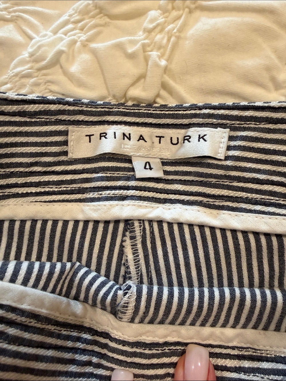 Trina Turk Navy & White Striped Shorts, sz 4 - Picture 3 of 5